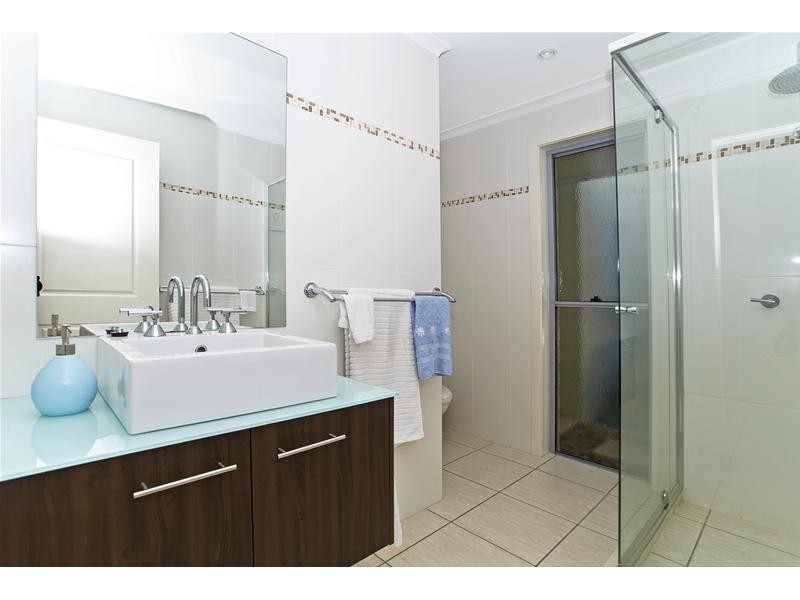 16 Tarawara Avenue, Tallai QLD 4213