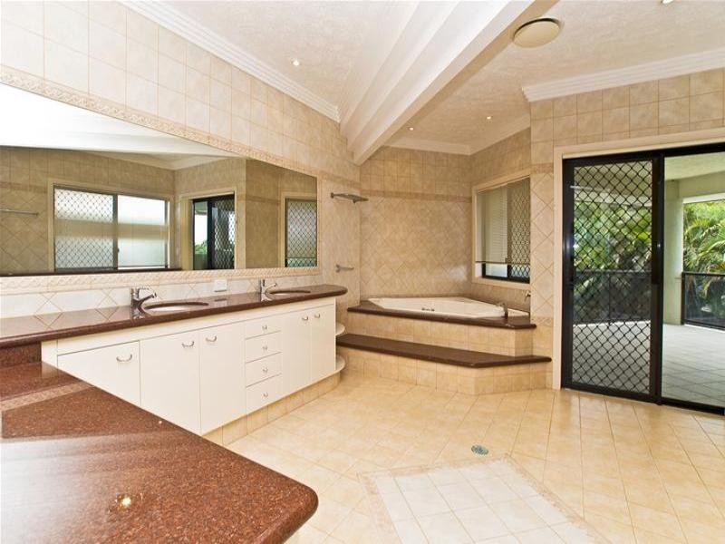 245 San Fernando Drive, Worongary QLD 4213