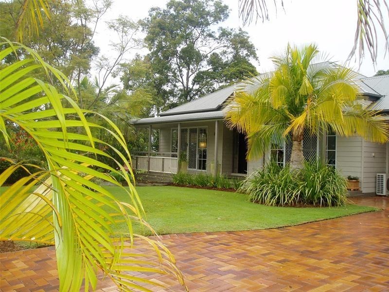22 Brackenfield Court, Bonogin QLD 4213