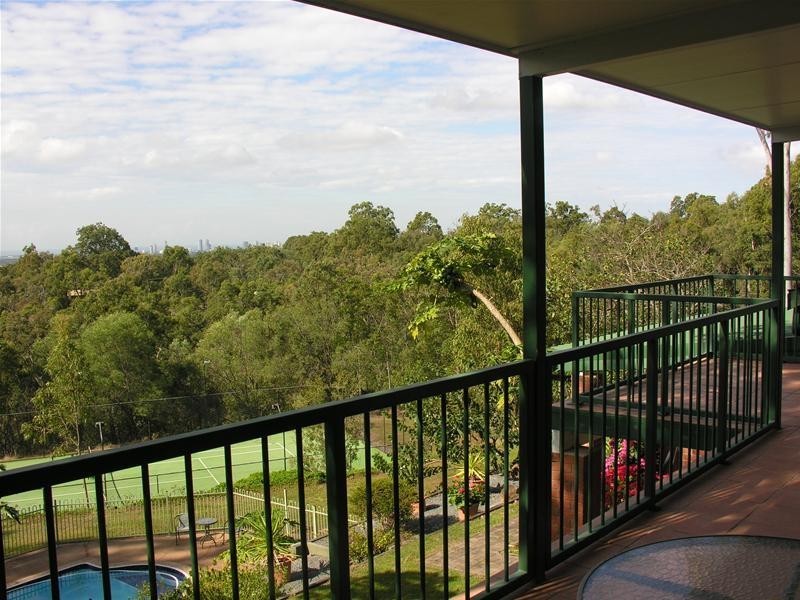 66 Castle Hill Drive, Gaven QLD 4211