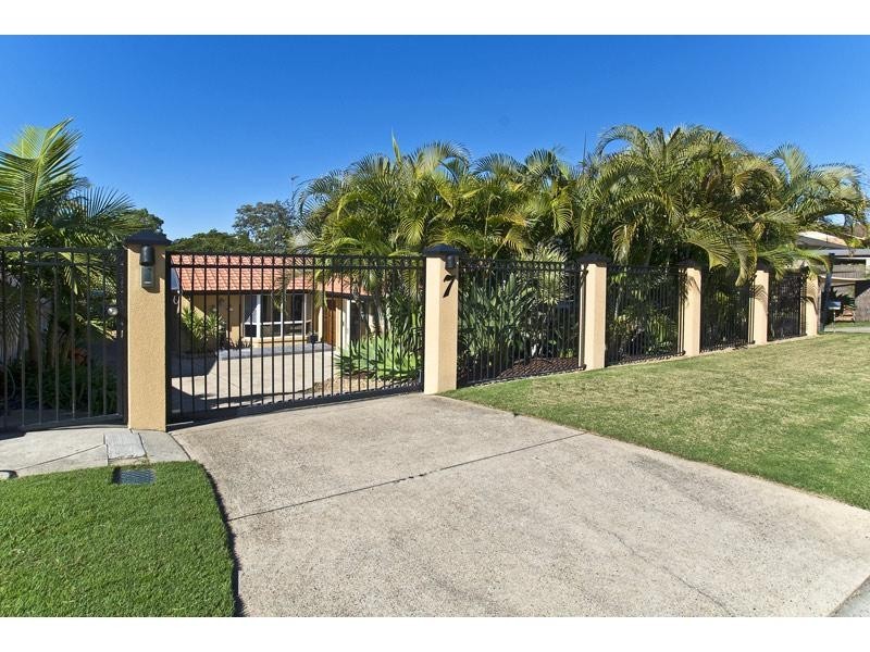 7 Marlborough Court, Ashmore QLD 4214