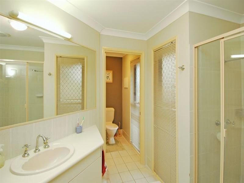 70 Nerang River Drive, Nerang QLD 4211