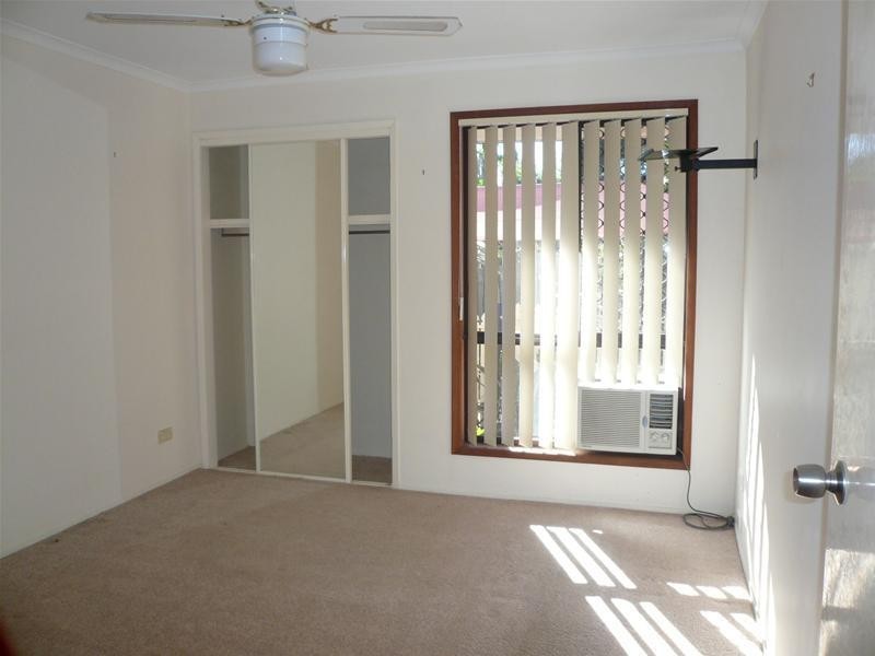 2/18 Wirth Terrace, Highland Park QLD 4211