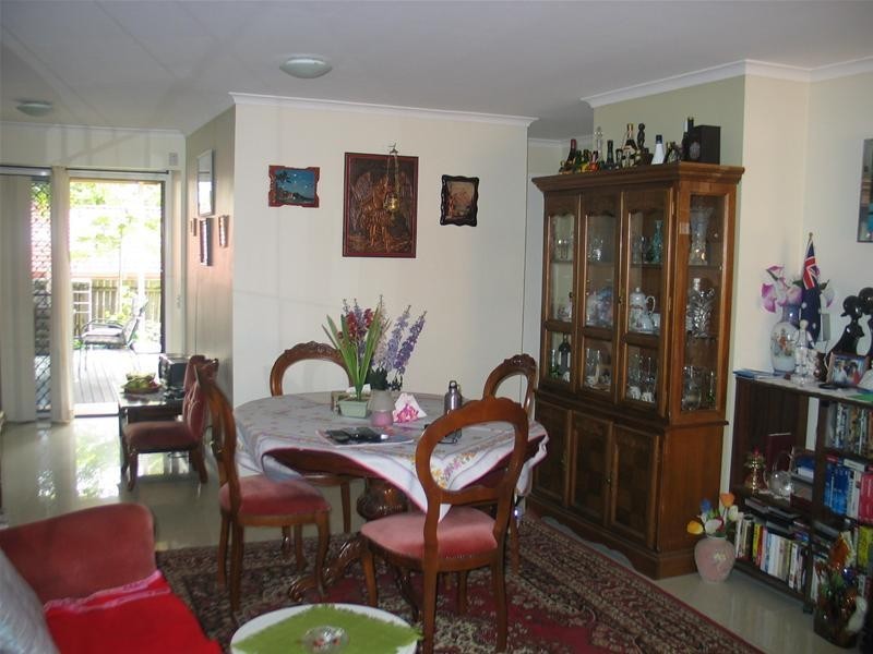 4/4 Cassandra Court, Labrador QLD 4215