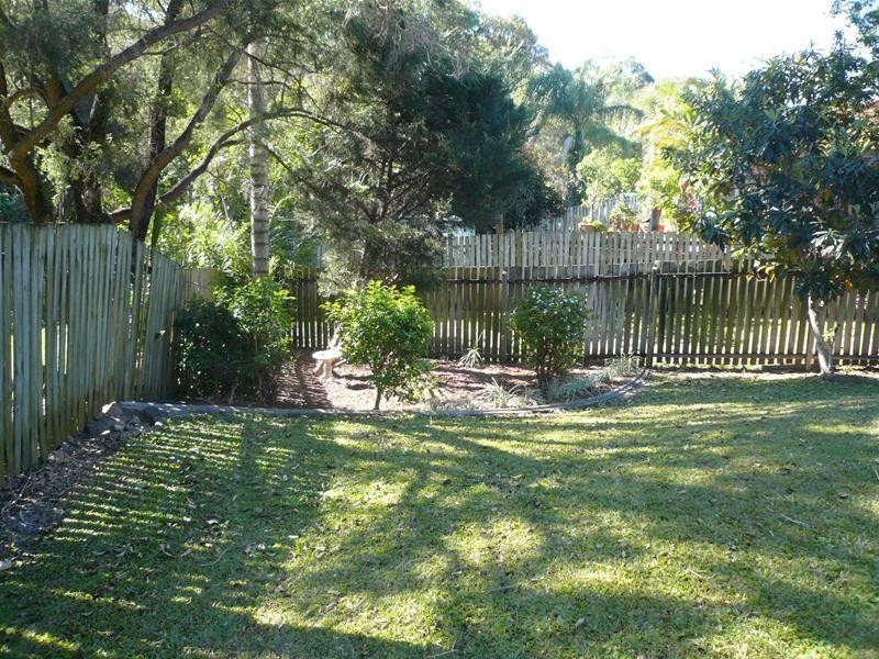 2/12 Wirth Terrace, Highland Park QLD 4211