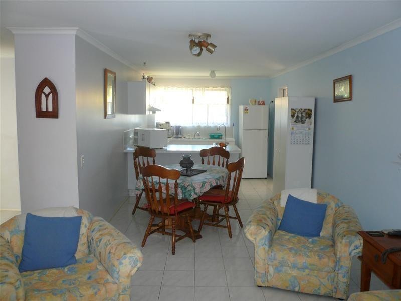2/12 Wirth Terrace, Highland Park QLD 4211