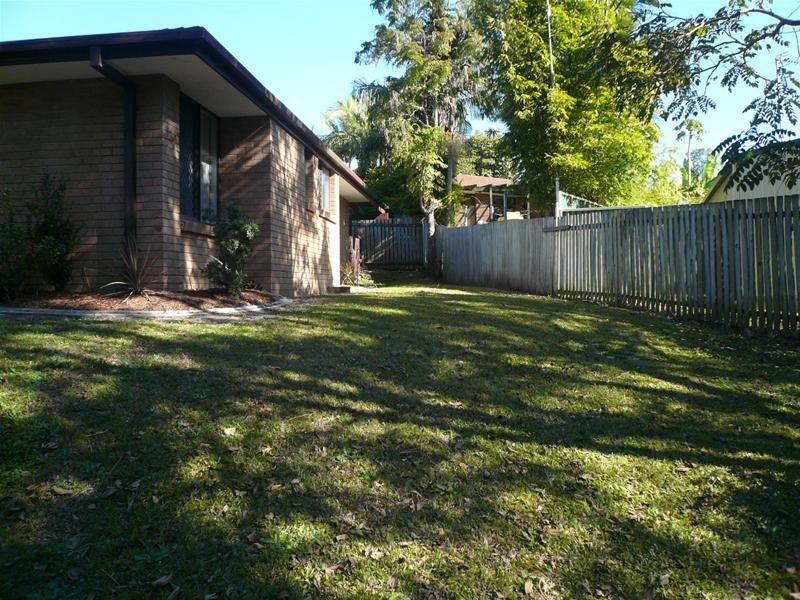 2/12 Wirth Terrace, Highland Park QLD 4211