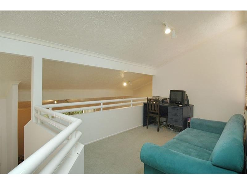 4 Uki Place, Ashmore QLD 4214