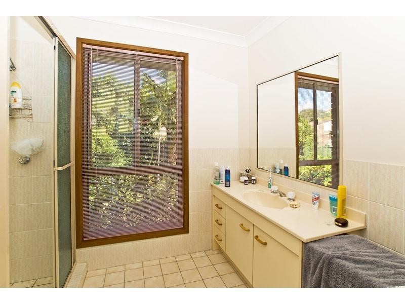 4 Jindabyne Court, Highland Park QLD 4211