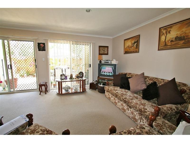 2/102 Alexander Drive, Highland Park QLD 4211