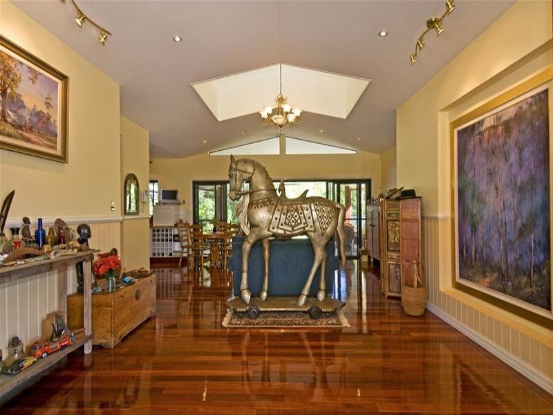 63 Bonogin Road, Mudgeeraba QLD 4213