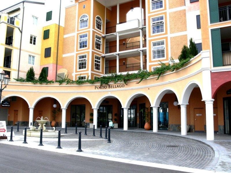 24/3030 The Boulevard, Carrara QLD 4211