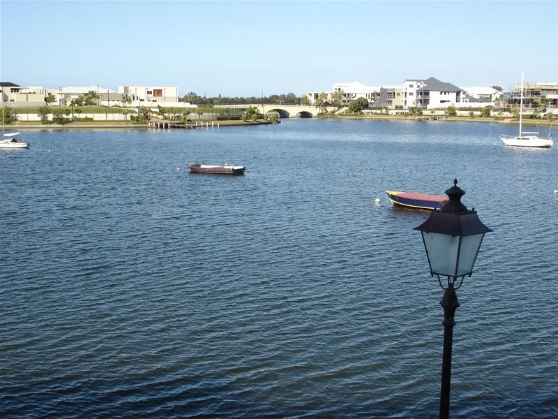 24/3030 The Boulevard, Carrara QLD 4211