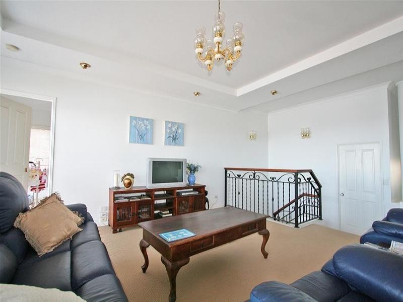 1 Galleria Court, Highland Park QLD 4211