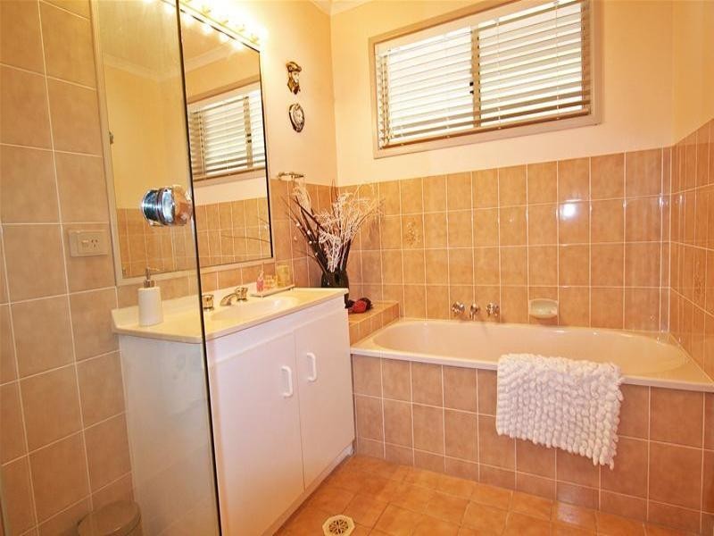 12 Quartz Place, Carrara QLD 4211