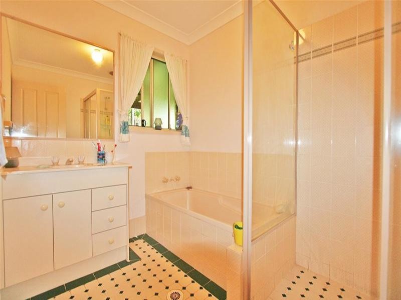 12 Mona Court, Oxenford QLD 4210