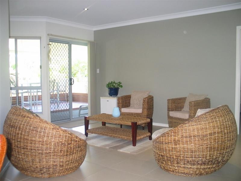 4 Hallmark Court, Ashmore QLD 4214