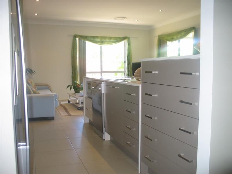 4 Hallmark Court, Ashmore QLD 4214