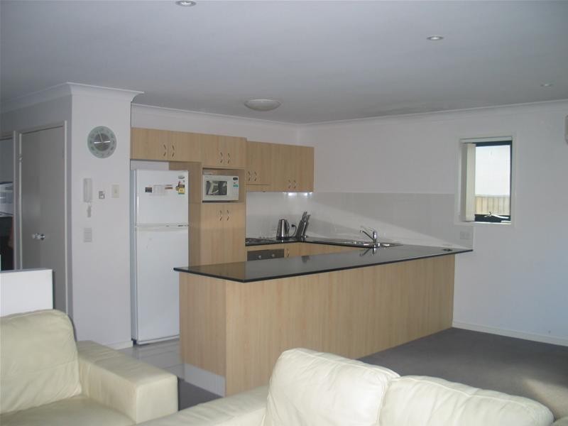 8/15 Ancona Street, Carrara QLD 4211