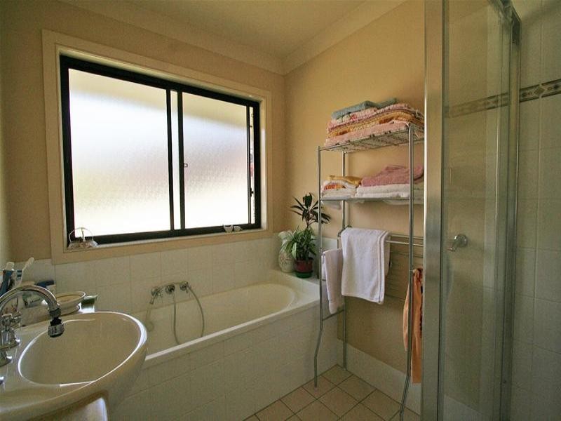 7 Van Brugge Court, Highland Park QLD 4211