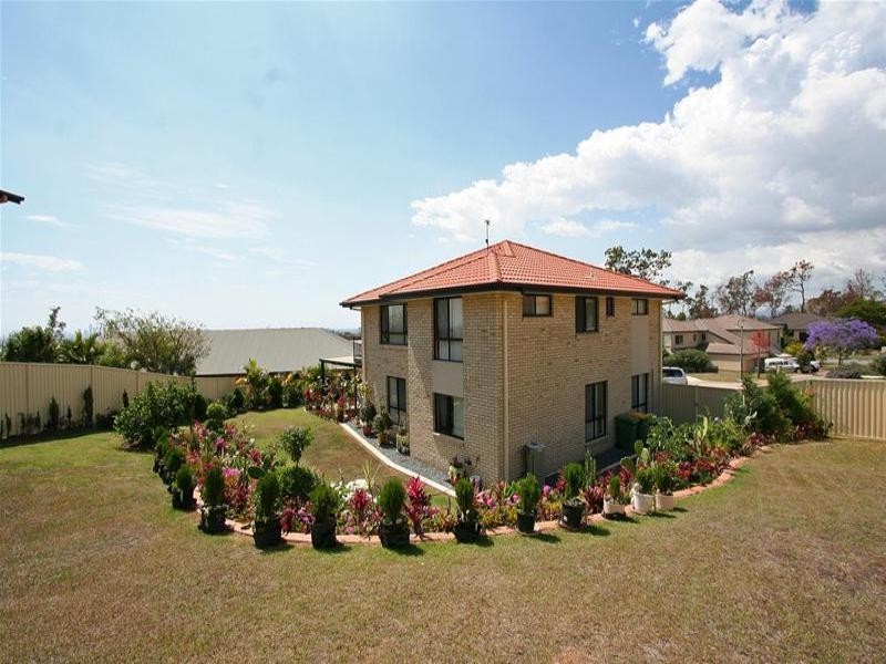 7 Van Brugge Court, Highland Park QLD 4211