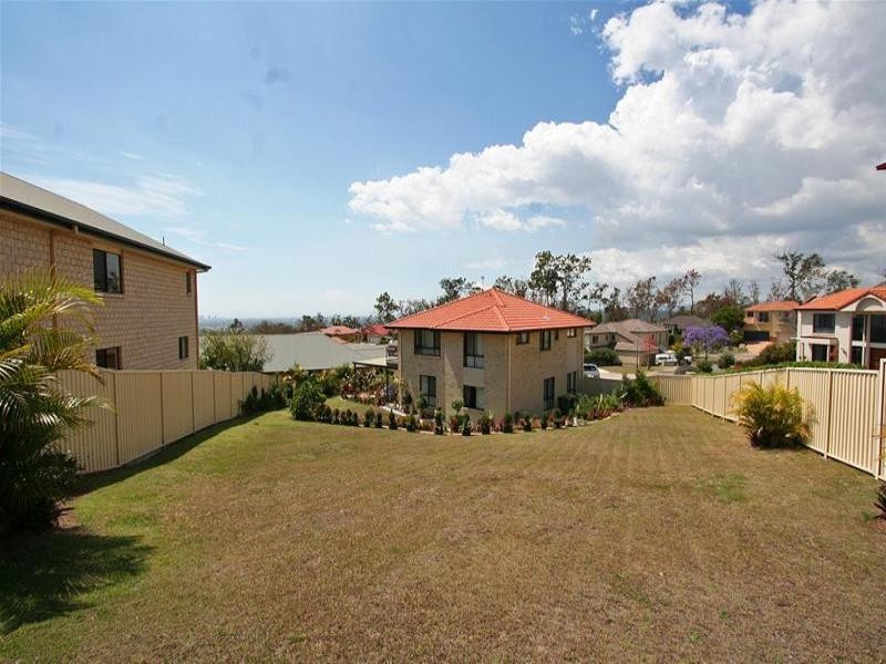 7 Van Brugge Court, Highland Park QLD 4211
