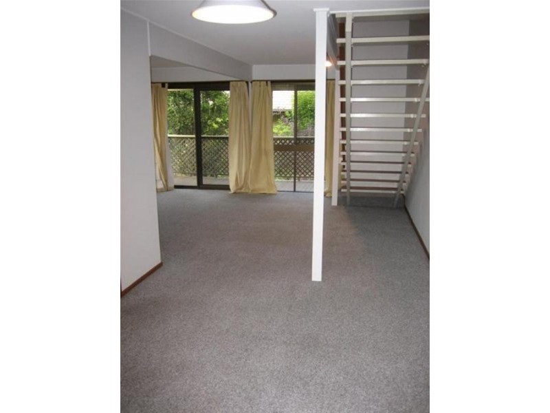 9/11 Balfour Crescent, Highland Park QLD 4211