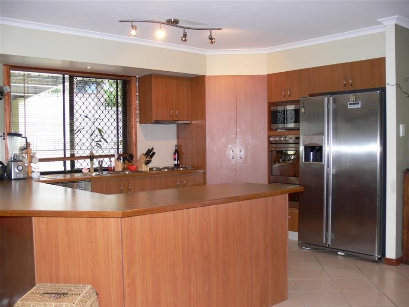 10 Orlando Court, Highland Park QLD 4211