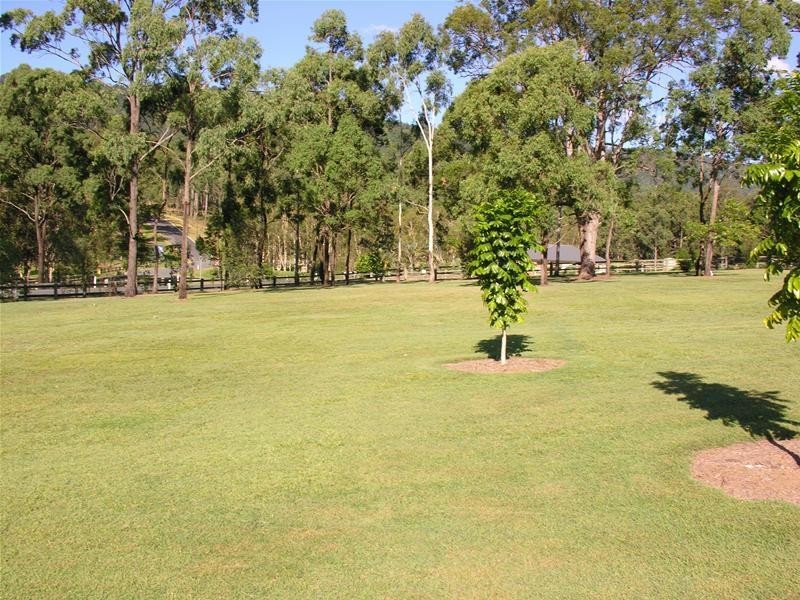 2 King Parrot Close, Boyland QLD 4275