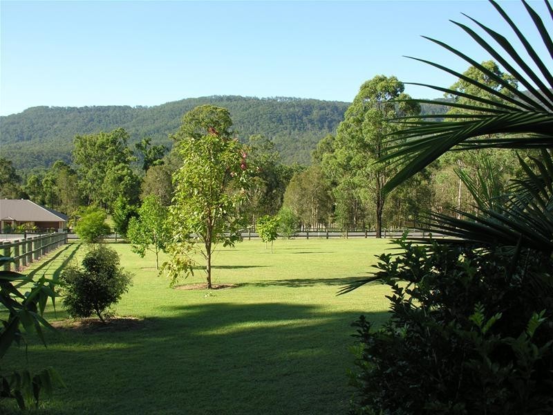 2 King Parrot Close, Boyland QLD 4275