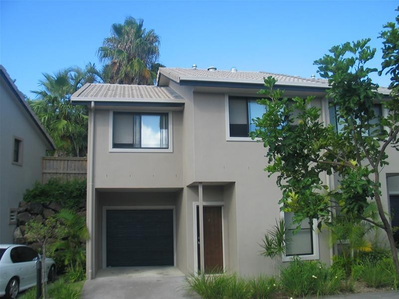 8/15 Ancona Street, Carrara QLD 4211