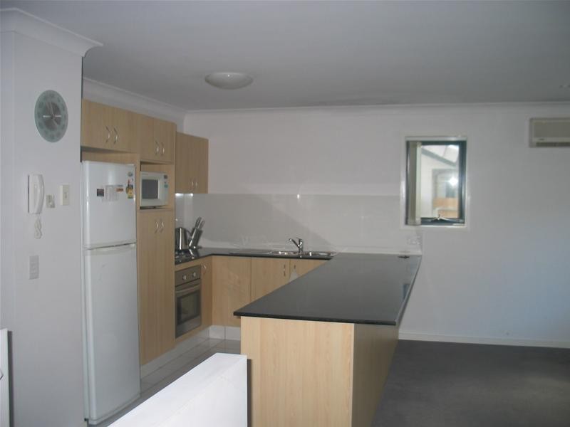 8/15 Ancona Street, Carrara QLD 4211