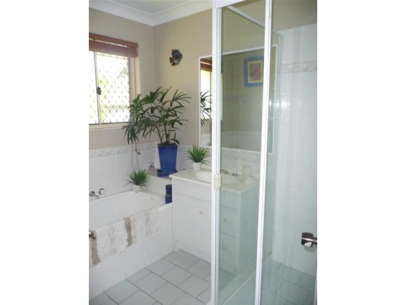 6 Gumleaf Court, Nerang QLD 4211