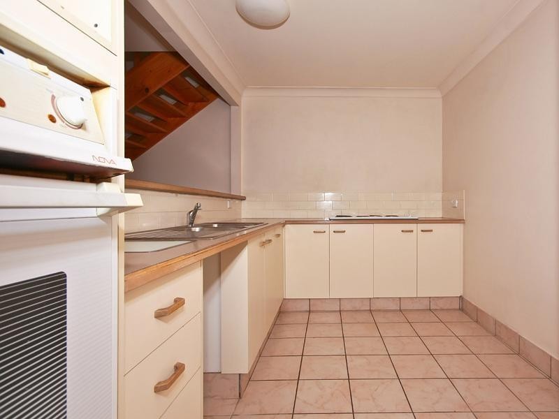 16/130 Plateau Crescent, Carrara QLD 4211