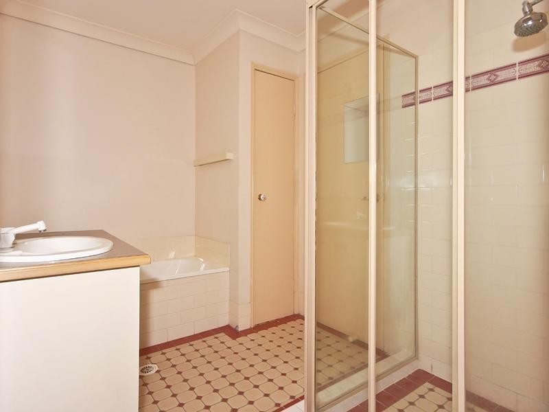 16/130 Plateau Crescent, Carrara QLD 4211