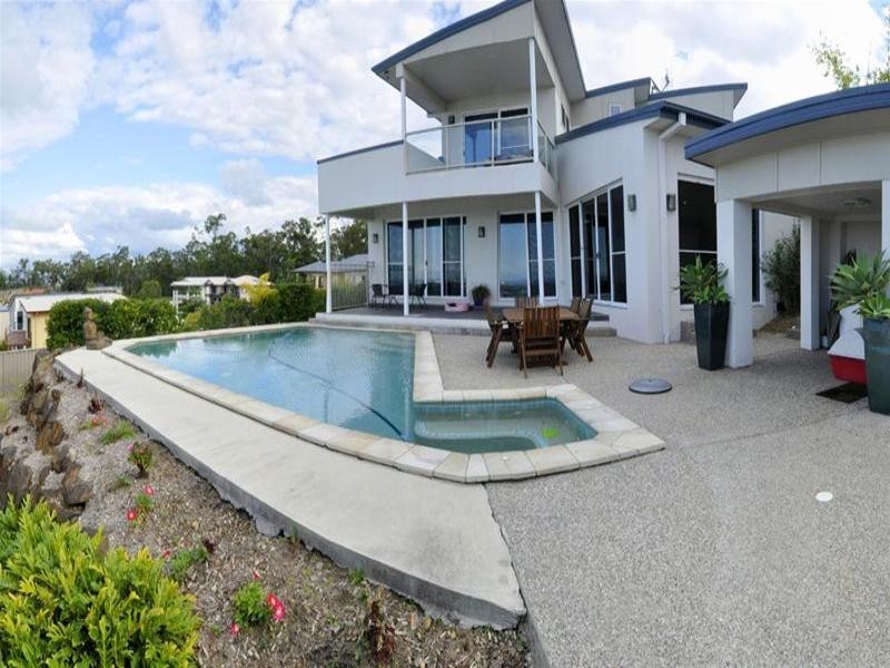 11 Chevron Rise, Highland Park QLD 4211