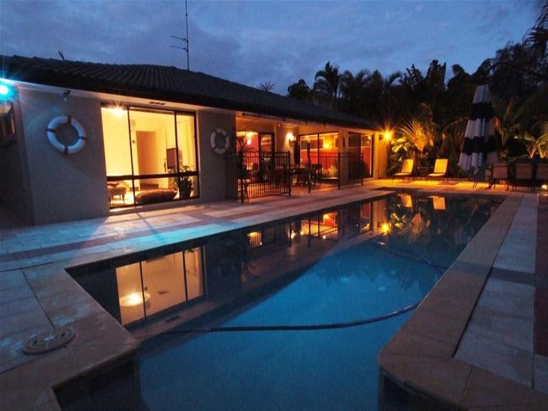 5 Yunga Court, Broadbeach Waters QLD 4218