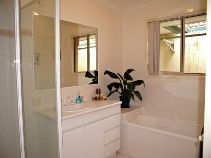 22/152 Palm Meadows Drive, Carrara QLD 4211