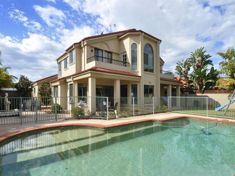 34 Clipper Boulevard, Clear Island Waters QLD 4226