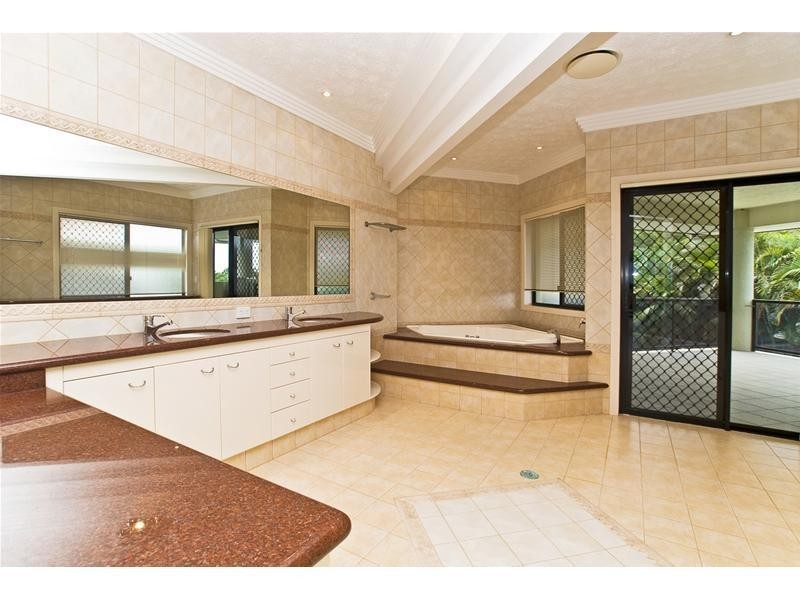 245 San Fernando Drive, Worongary QLD 4213