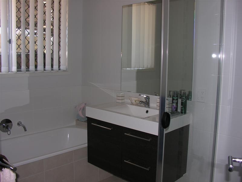 11b Abbey Rose Way, Nerang QLD 4211