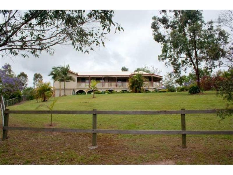 1 The Oval Drive, Mount Nathan QLD 4211