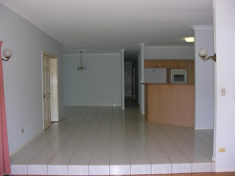 18 Elsemore Court, Carrara QLD 4211