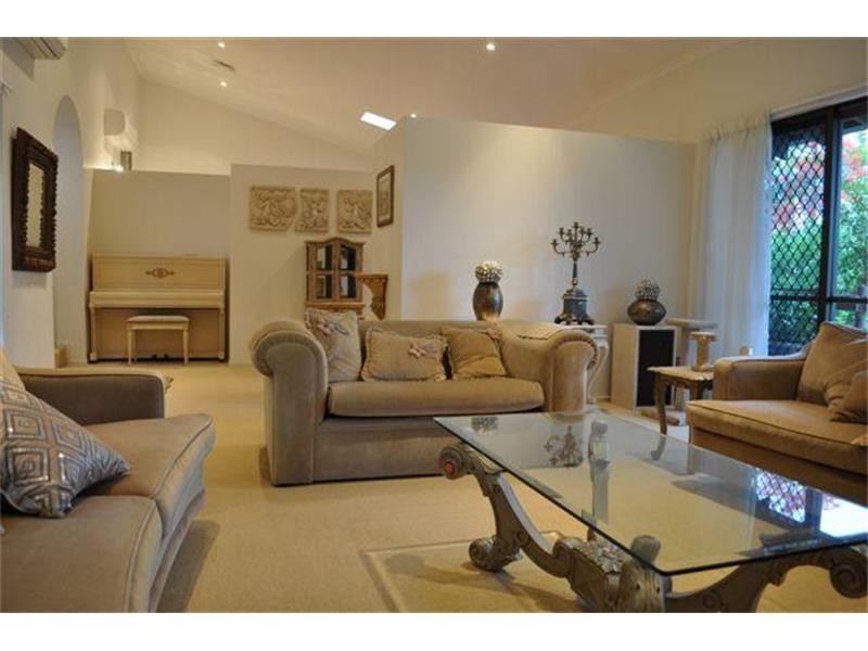 45 Lowanna Drive, Ashmore QLD 4214