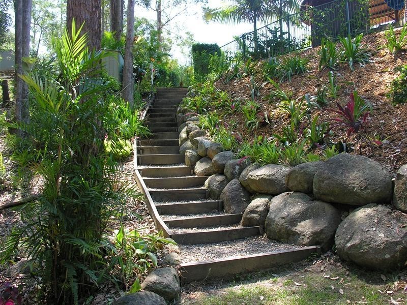 17 Lords Avenue, Mount Nathan QLD 4211