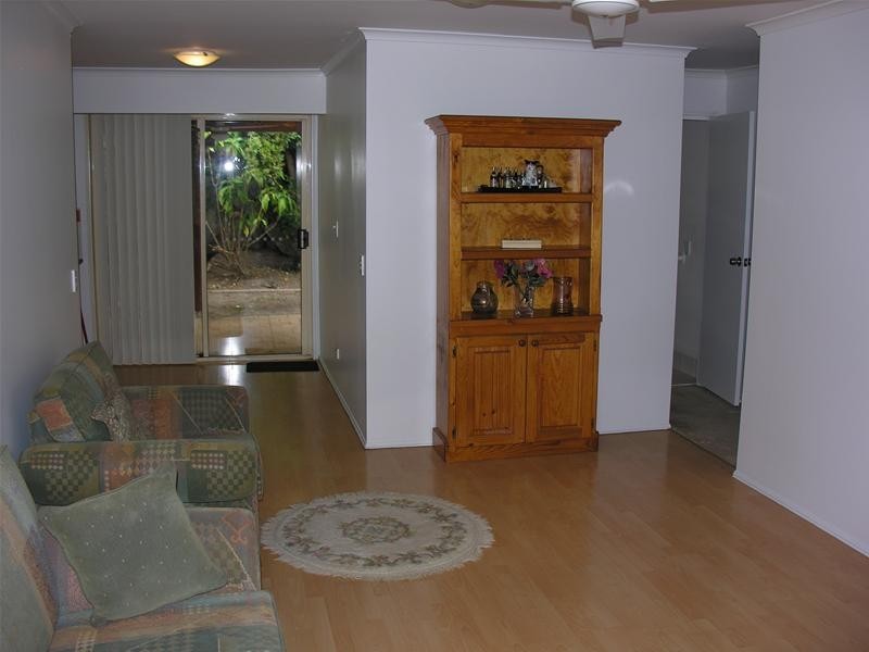 1/6 Ogilvie Crescent, Nerang QLD 4211