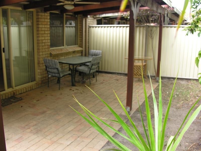 1/6 Ogilvie Crescent, Nerang QLD 4211