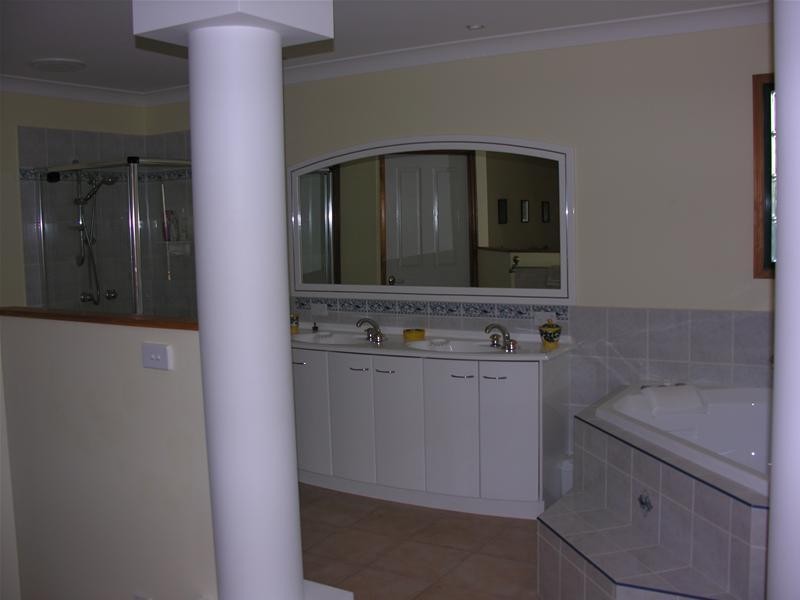 124 Strawberry Road, Bonogin QLD 4213