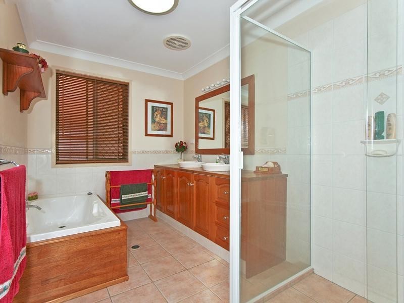 3 Kilmarnock Close, Highland Park QLD 4211
