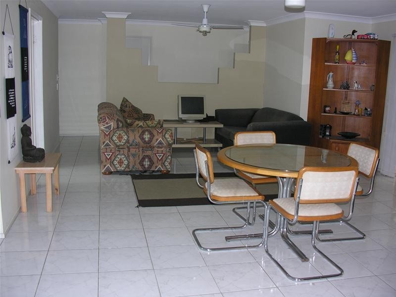 8 Essex Court, Nerang QLD 4211